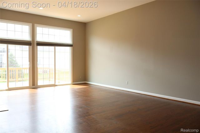 13500 Wyndemere Circle, Sterling Heights, MI 48313