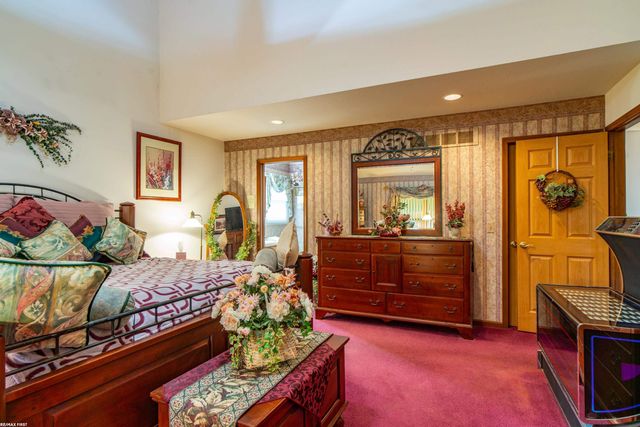 47799 Farmbrook Court, Chesterfield, MI 48051