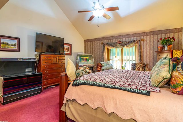 47799 Farmbrook Court, Chesterfield, MI 48051