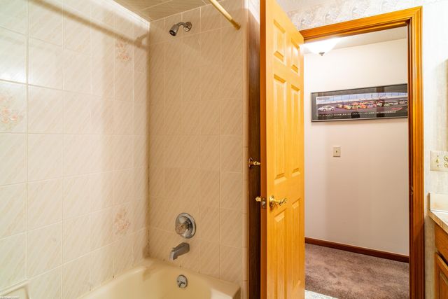 47799 Farmbrook Court, Chesterfield, MI 48051