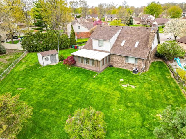 47799 Farmbrook Court, Chesterfield, MI 48051