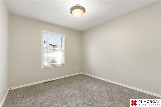 7619 S 41st Avenue, Bellevue, NE 68147