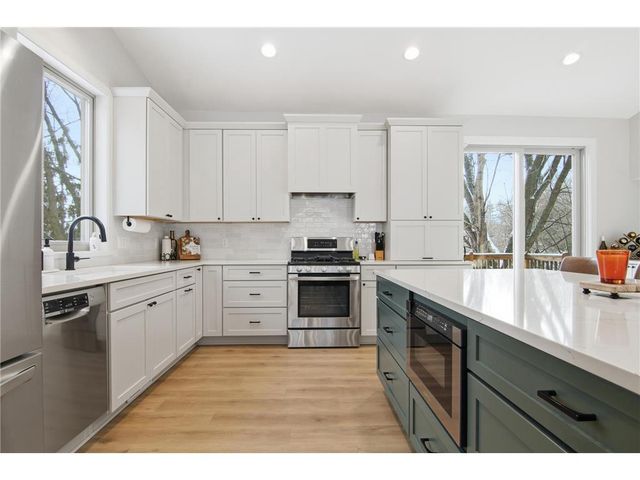 9953 Starlight Drive, Saint Paul, MN 55125