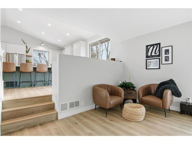 9953 Starlight Drive, Saint Paul, MN 55125