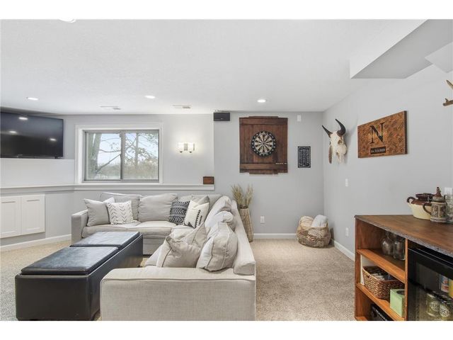 9953 Starlight Drive, Saint Paul, MN 55125