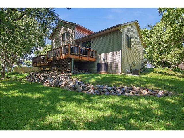 9953 Starlight Drive, Saint Paul, MN 55125