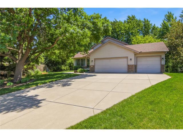 9953 Starlight Drive, Saint Paul, MN 55125