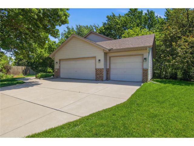 9953 Starlight Drive, Saint Paul, MN 55125