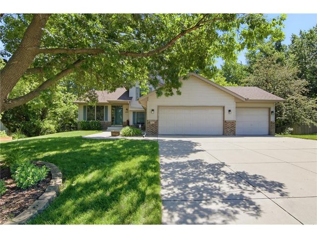 9953 Starlight Drive, Saint Paul, MN 55125