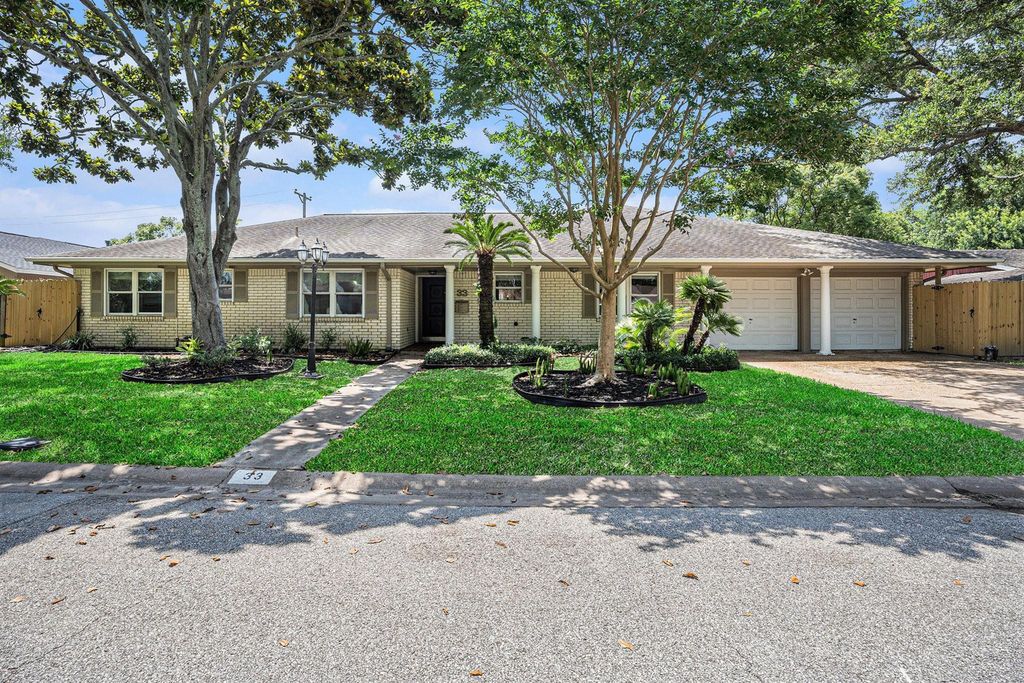 33 Maple Lane, Galveston, TX 77551