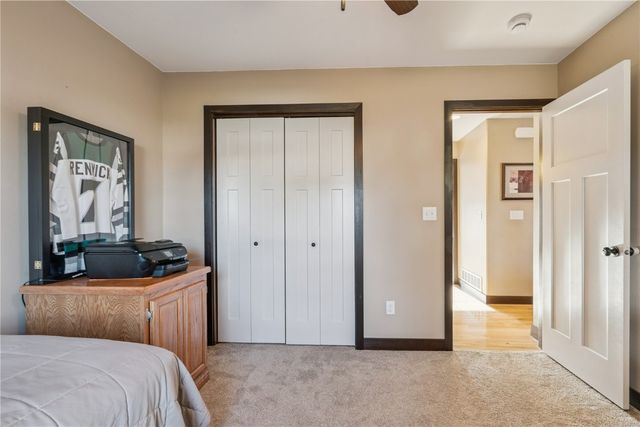 2095 Fieldcrest Ln, Ely, IA 52227