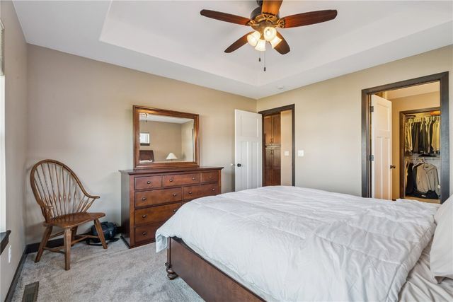 2095 Fieldcrest Ln, Ely, IA 52227