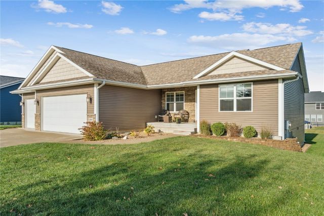 2095 Fieldcrest Ln, Ely, IA 52227