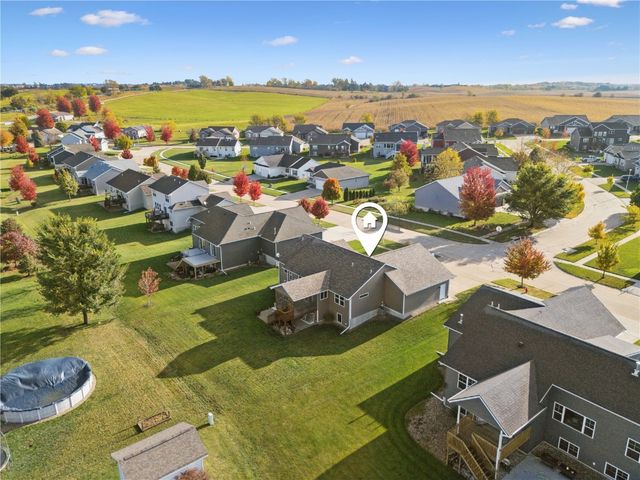2095 Fieldcrest Ln, Ely, IA 52227