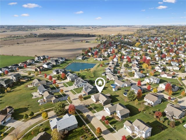 2095 Fieldcrest Ln, Ely, IA 52227