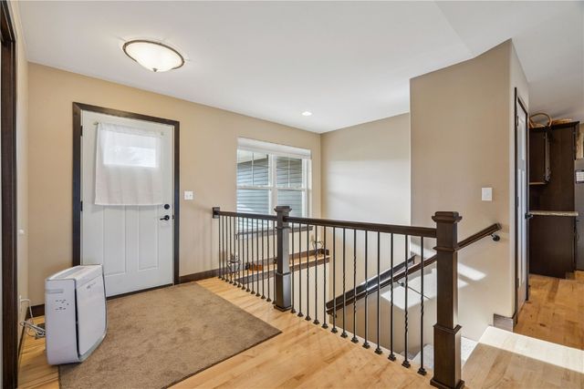 2095 Fieldcrest Ln, Ely, IA 52227