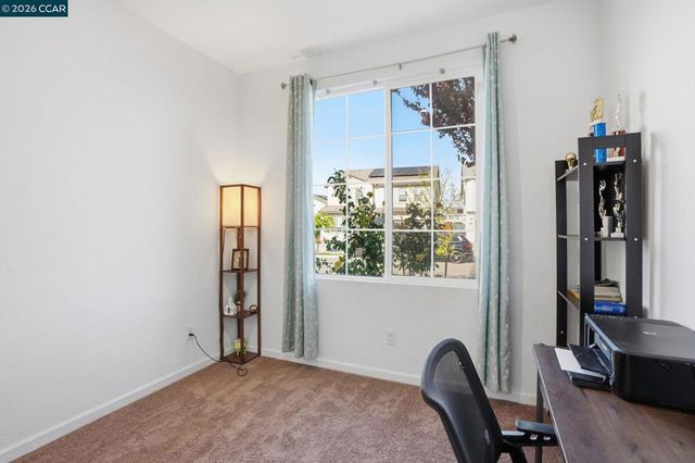 864 Bewick Dr, Lathrop, CA 95330