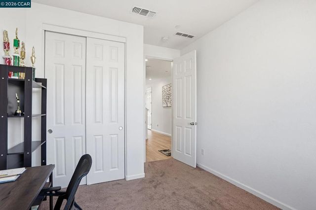 864 Bewick Dr, Lathrop, CA 95330