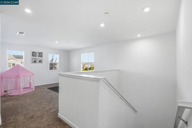 864 Bewick Dr, Lathrop, CA 95330