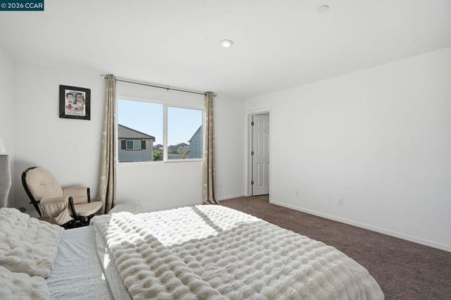 864 Bewick Dr, Lathrop, CA 95330