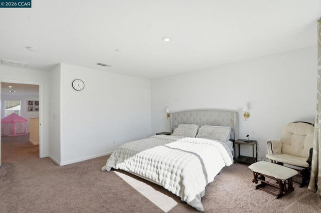 864 Bewick Dr, Lathrop, CA 95330