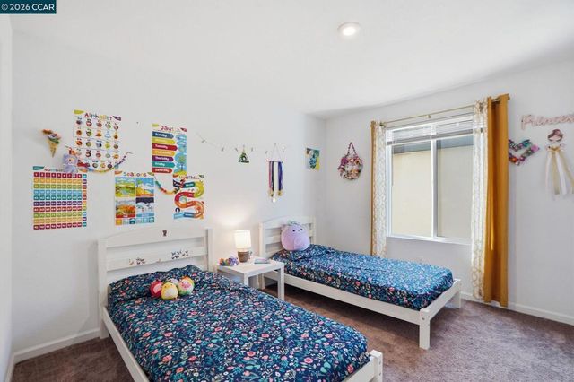 864 Bewick Dr, Lathrop, CA 95330