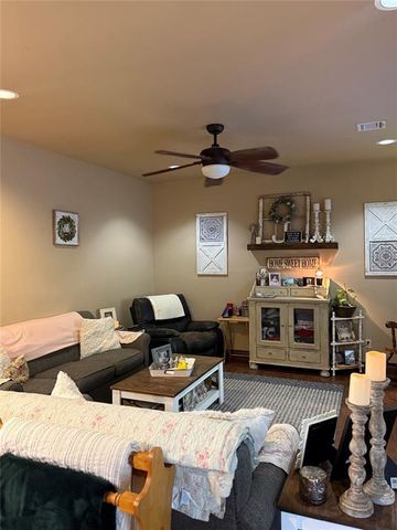 1751 E Lily Lane, Mustang, OK 73064