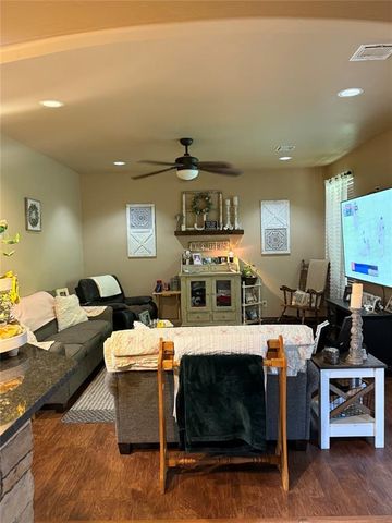 1751 E Lily Lane, Mustang, OK 73064