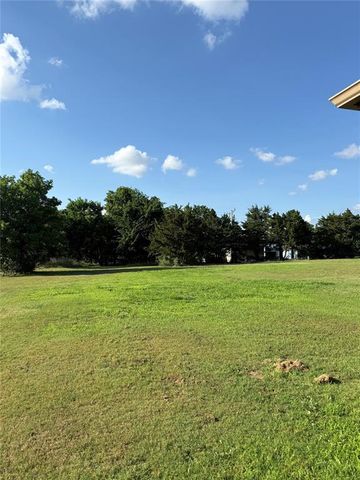 1751 E Lily Lane, Mustang, OK 73064
