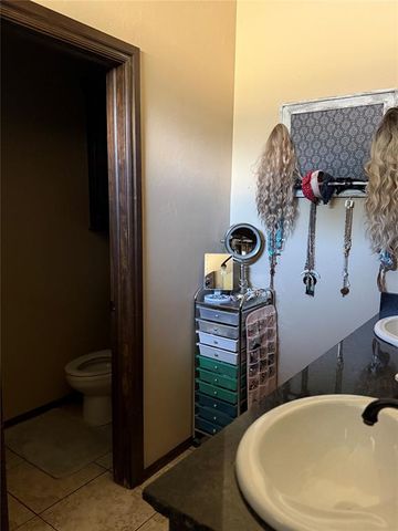 1751 E Lily Lane, Mustang, OK 73064