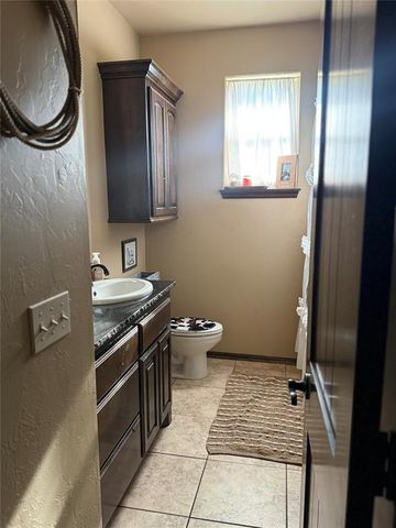 1751 E Lily Lane, Mustang, OK 73064