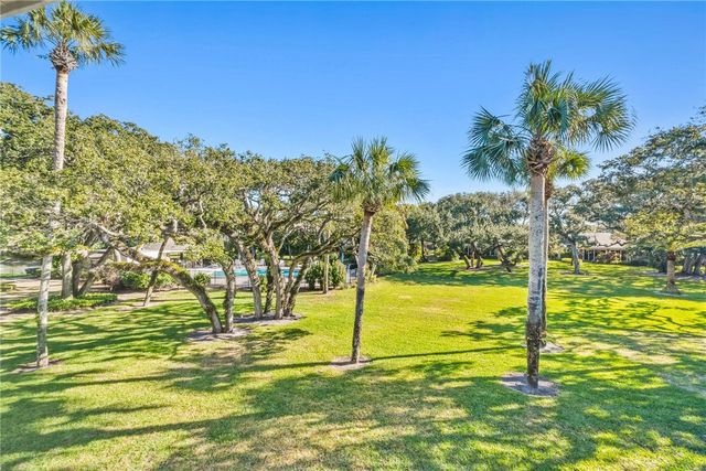 107 W Park Shores Circle 22W, Vero Beach, FL 32963