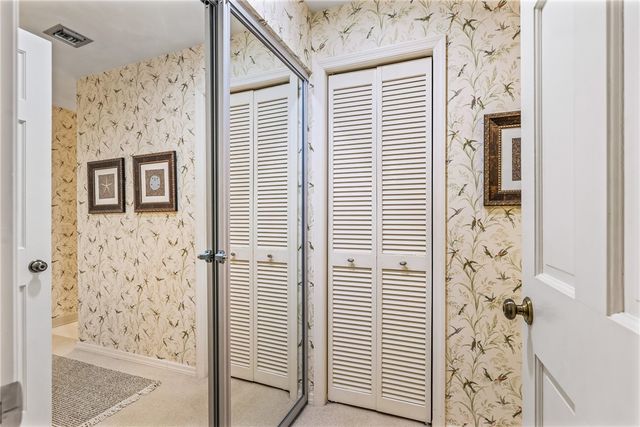 107 W Park Shores Circle 22W, Vero Beach, FL 32963