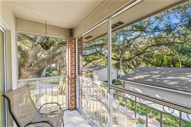 107 W Park Shores Circle 22W, Vero Beach, FL 32963