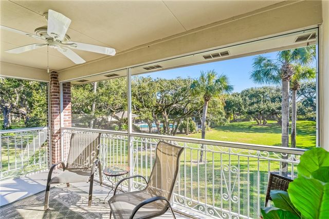 107 W Park Shores Circle 22W, Vero Beach, FL 32963