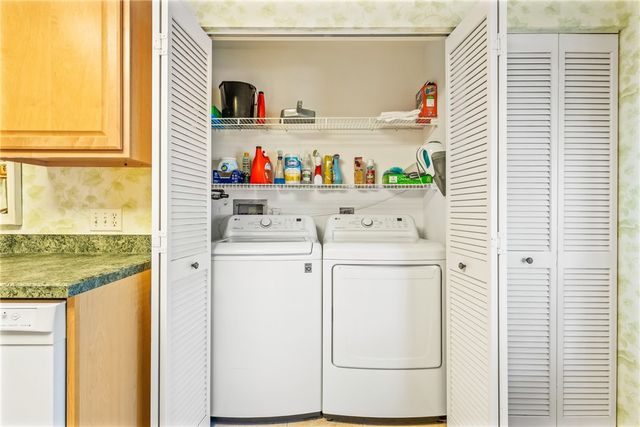 107 W Park Shores Circle 22W, Vero Beach, FL 32963