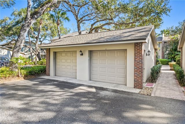 107 W Park Shores Circle 22W, Vero Beach, FL 32963