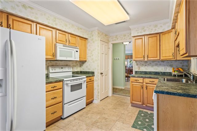 107 W Park Shores Circle 22W, Vero Beach, FL 32963