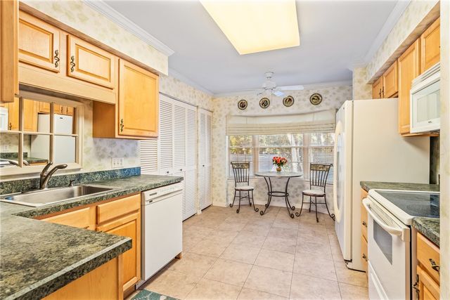 107 W Park Shores Circle 22W, Vero Beach, FL 32963