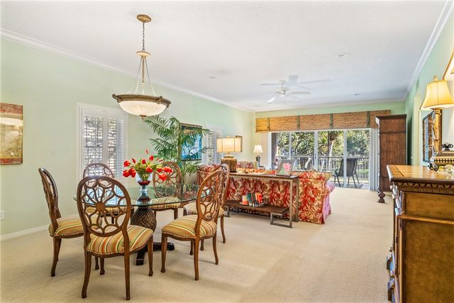 107 W Park Shores Circle 22W, Vero Beach, FL 32963