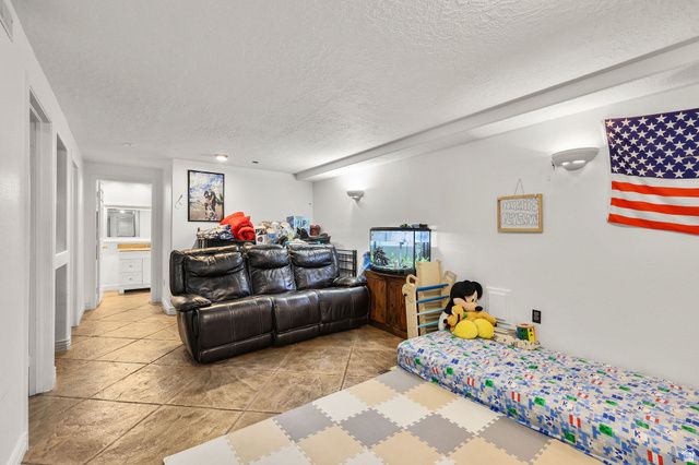 1075 W 4175 S, Riverdale, UT 84405