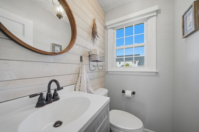 340 N Gate Road, Manchester, NH 03104