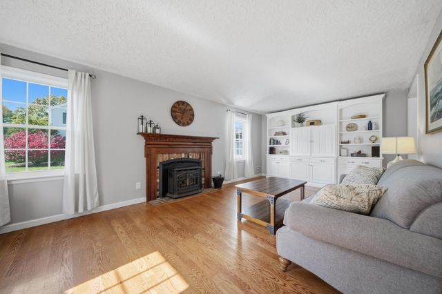 340 N Gate Road, Manchester, NH 03104