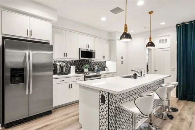 663 S Mosaic Street, Anaheim, CA 92805