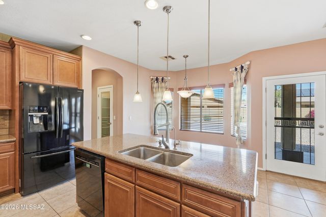262 S San Marino Loop, Casa Grande, AZ 85194