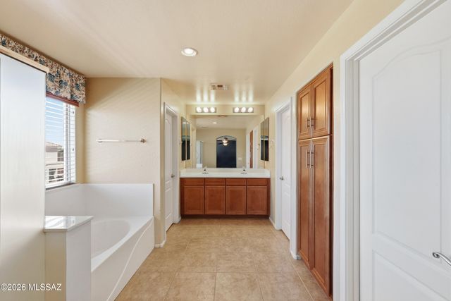 262 S San Marino Loop, Casa Grande, AZ 85194