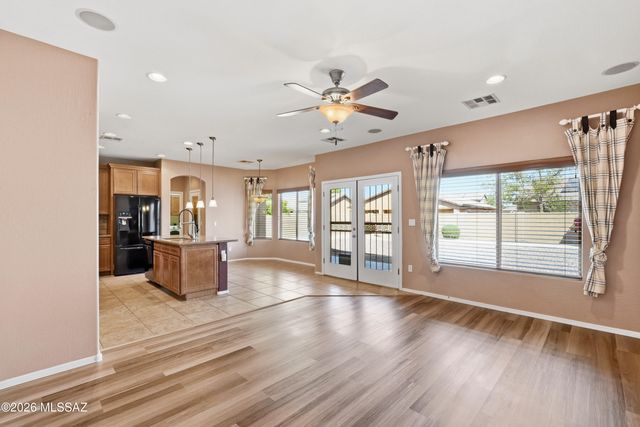 262 S San Marino Loop, Casa Grande, AZ 85194