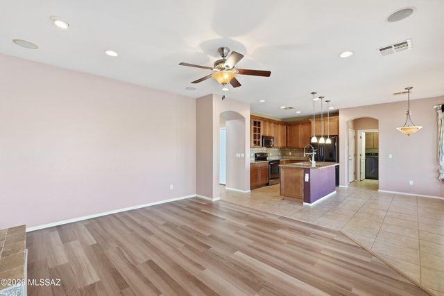 262 S San Marino Loop, Casa Grande, AZ 85194