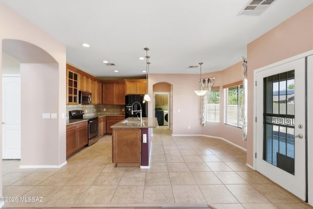 262 S San Marino Loop, Casa Grande, AZ 85194