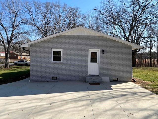 304 Scenic View Rd Drive, Chesnee, SC 29323